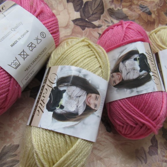 Lot of 4 Wextile Hand Craft Wool Yarn, 50g each, 109 yards(100m) each. - Picture 4 of 4